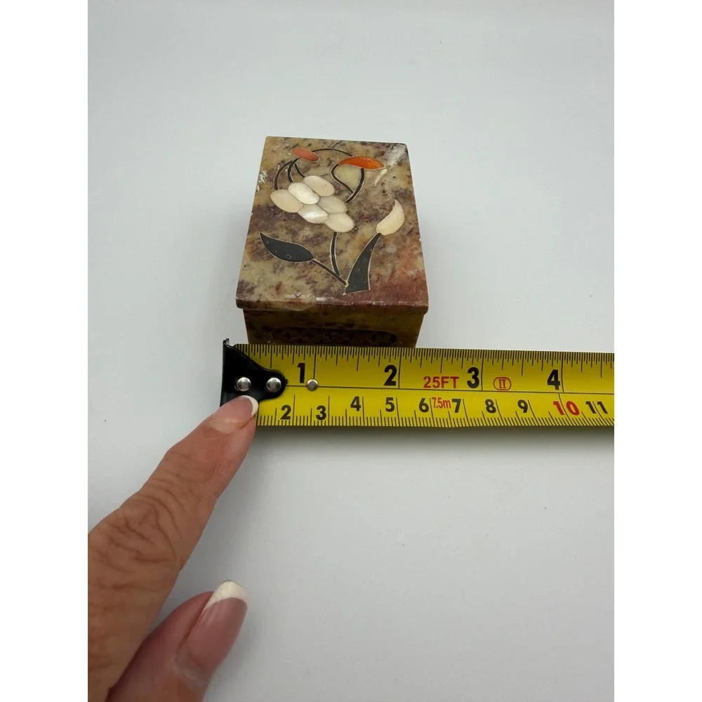 Vintage India Soapstone Trinket Box Pietra Dura Floral Inlay Mother of Pearl 4in